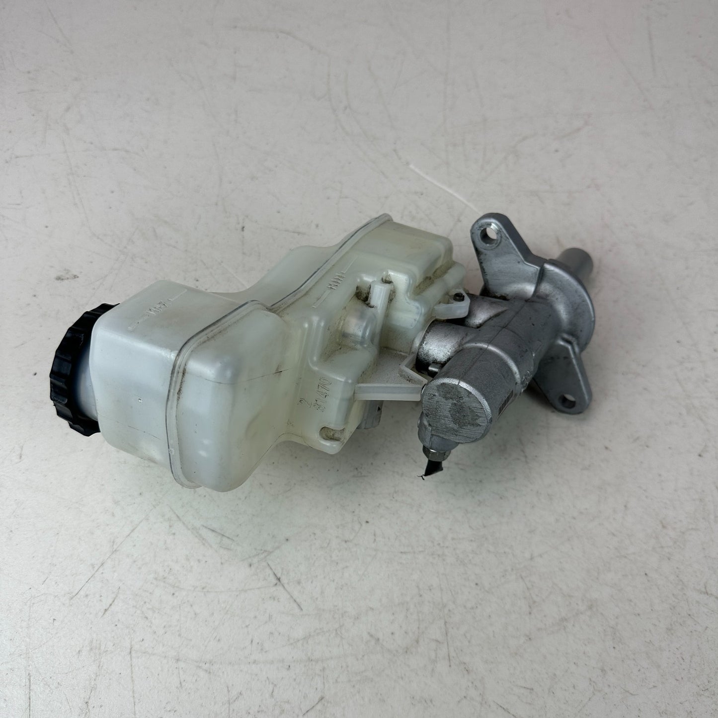2019-2023 TOYOTA COROLLA BRAKE BOOSTER MASTER CYLINDER W/ RESERVOIR TANK OEM
