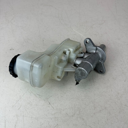 2019-2023 TOYOTA COROLLA BRAKE BOOSTER MASTER CYLINDER W/ RESERVOIR TANK OEM