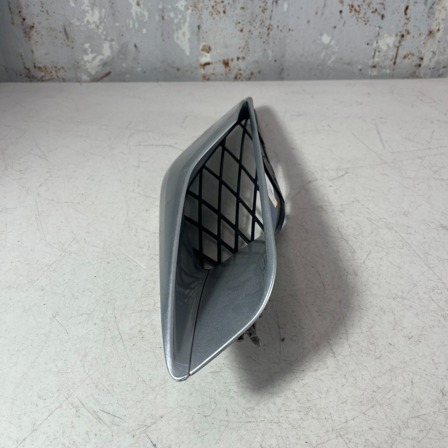 14-19 CHEVROLET CORVETTE C7 LEFT SIDE QAURTER PANEL SCOOP VENT BEZEL 23126296
