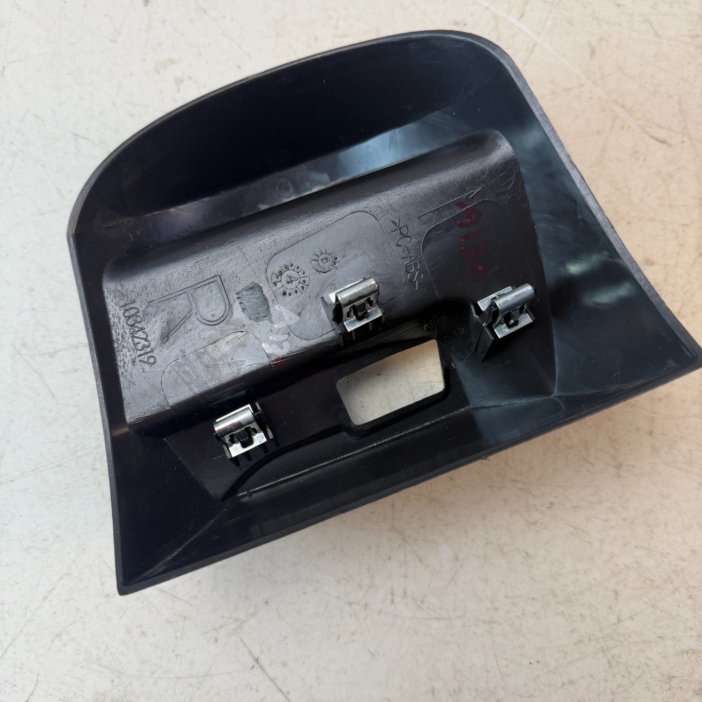 05-13 CHEVROLET CORVETTE C6 RIGHT PASSENGER TARGA TOP STORAGE HOOK COVER OEM