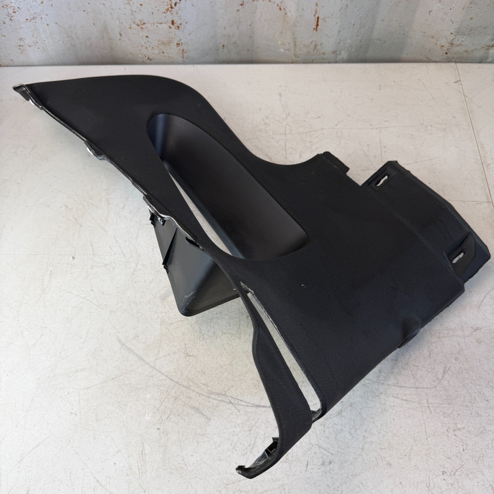 14-19 CHEVROLET CORVETTE C7 REAR LEFT DRIVER QUARTER WINDOW TRIM 23114075 OEM