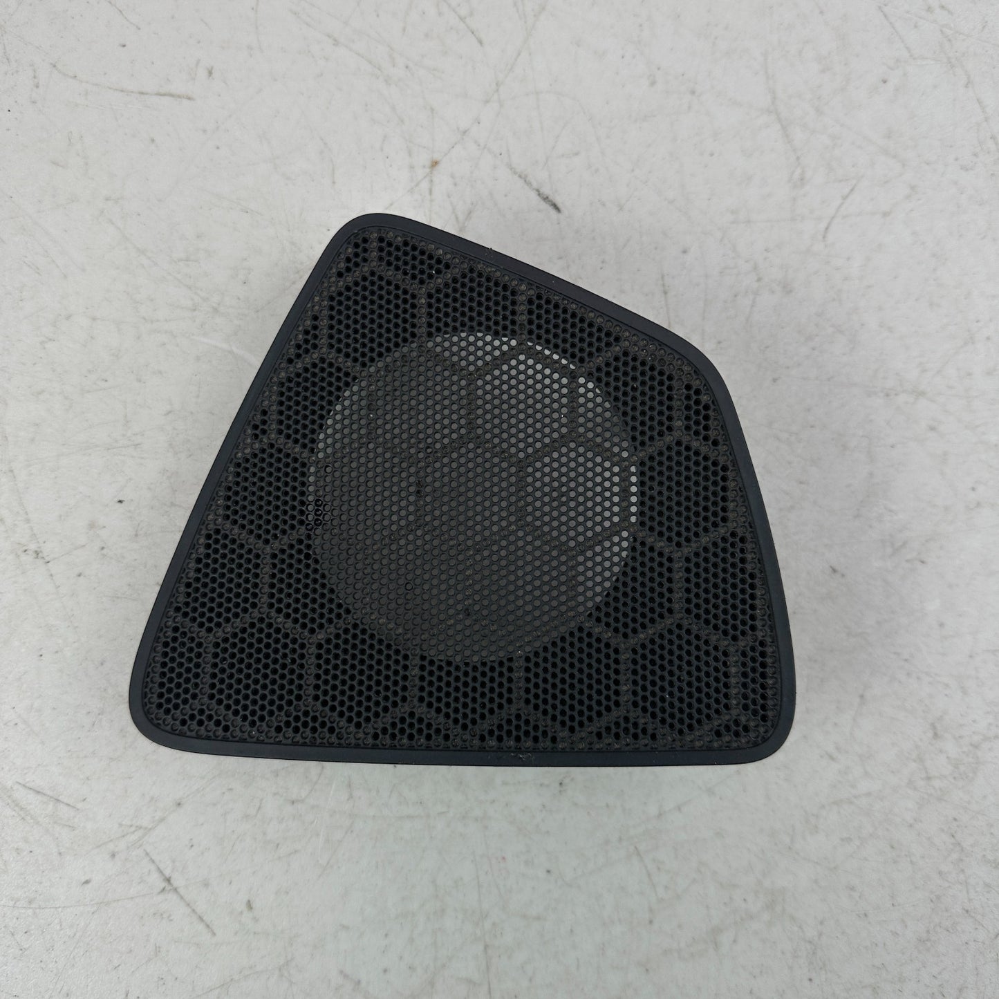2014-2019 CHEVROLET CORVETTE FRONT DASHBOARD CENTER SPEAKER GRILL GRILLE TRIM