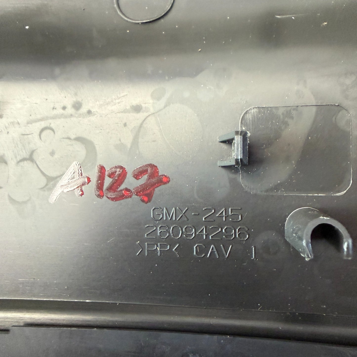 2005-2013 CHEVROLET CORVETTE LEFT STEERING COLUMN COVER PANEL TRIM 26094296 OEM