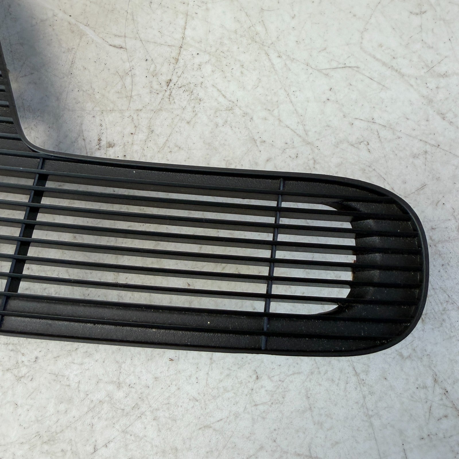 2005-2013 CHEVROLET CORVETTE C6 DASH WINDSHIELD DEFROSTER NOZZLE GRILLE VENT OEM