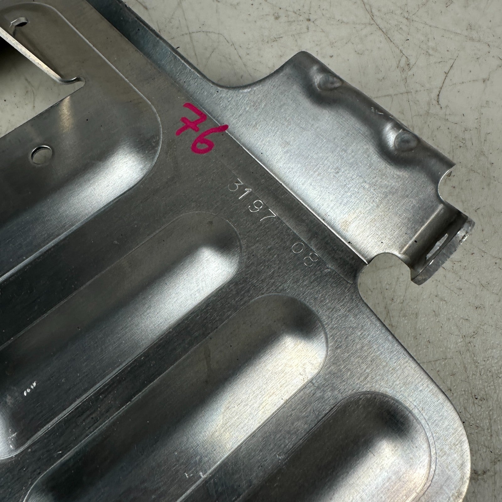 2014-2019 CHEVROLET CORVETTE C7 DATA RECORDER MOUNTING BRACKET 23423197 OEM