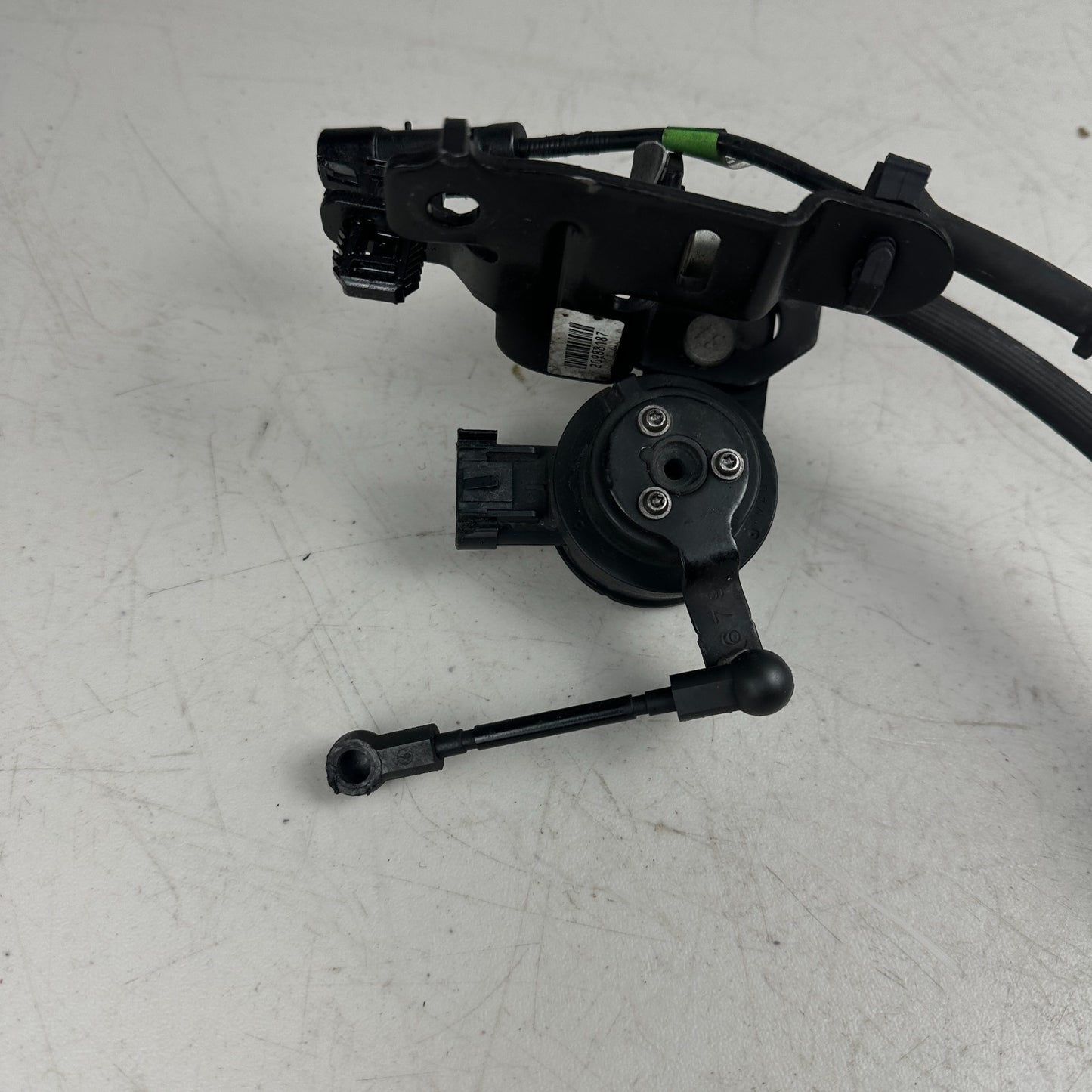 2014-19 CHEVROLET CORVETTE REAR LEFT SUSPENSION HEIGHT CONTROL LEVEL SENSOR OEM