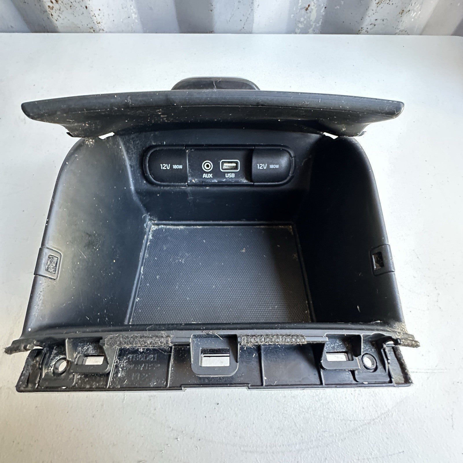 16 17 18 19 20 KIA SORENTO CENTER CONSOLE STORAGE TRAY OEM 84680-C5000