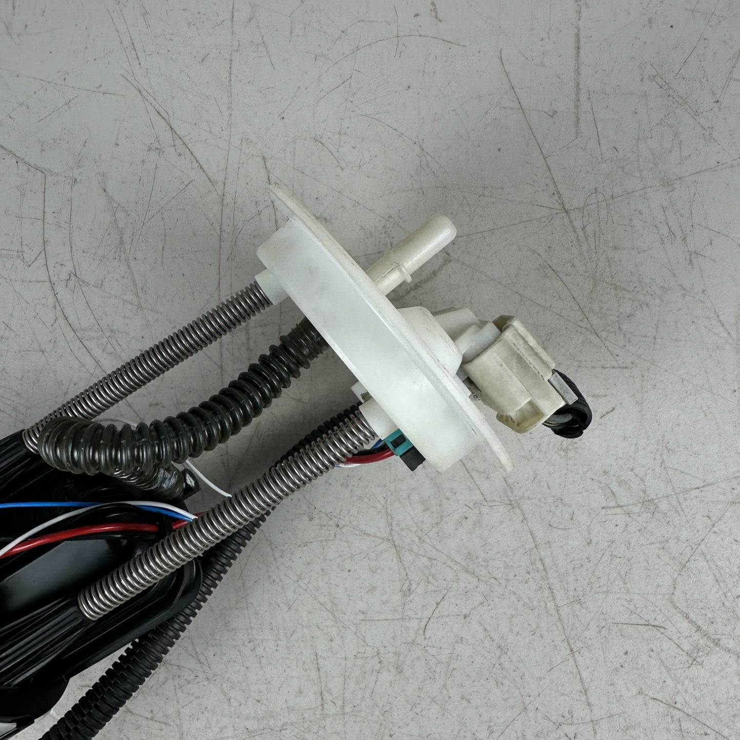 2014-2019 CHEVROLET CORVETTE C7 STINGRAY TANK MOUNTED FUEL PUMP SENDER UNIT OEM