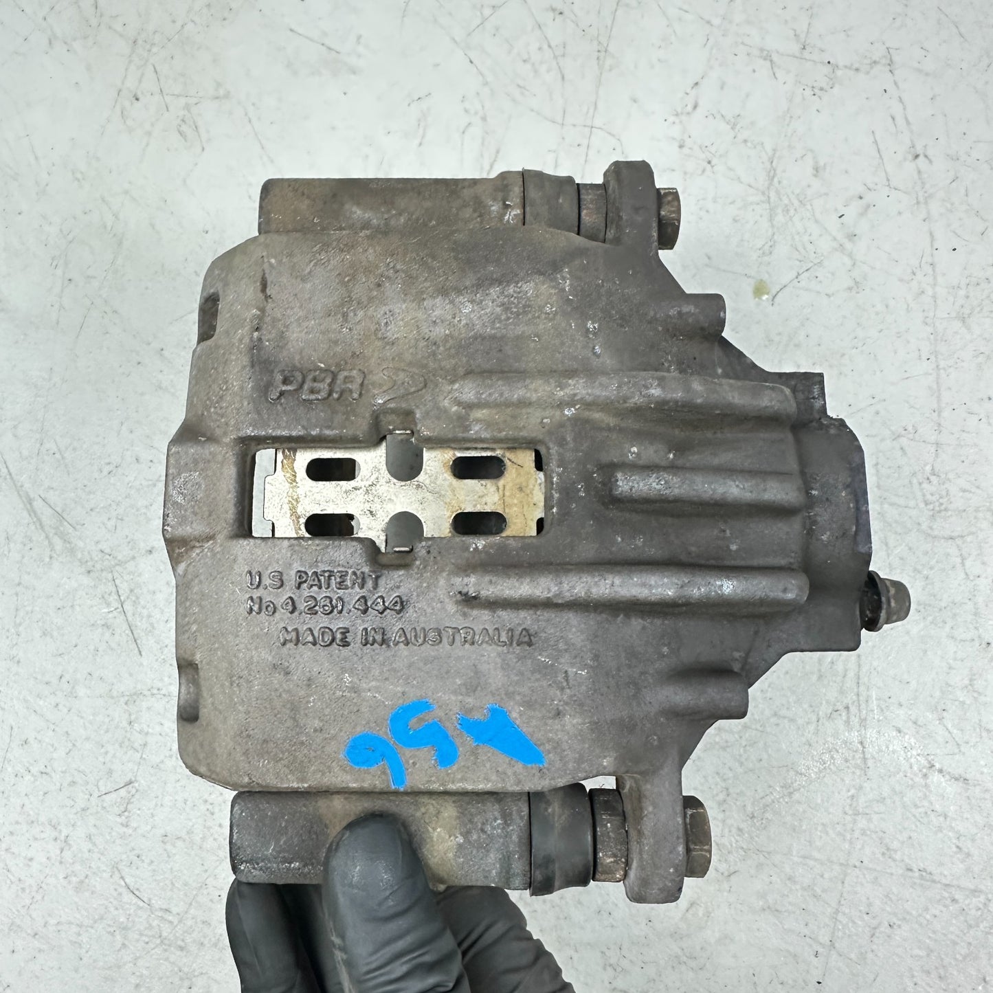 05 - 13 CHEVROLET CORVETTE REAR LEFT DRIVER SIDE BRAKE CALIPER W/ BRAKE PADS OEM