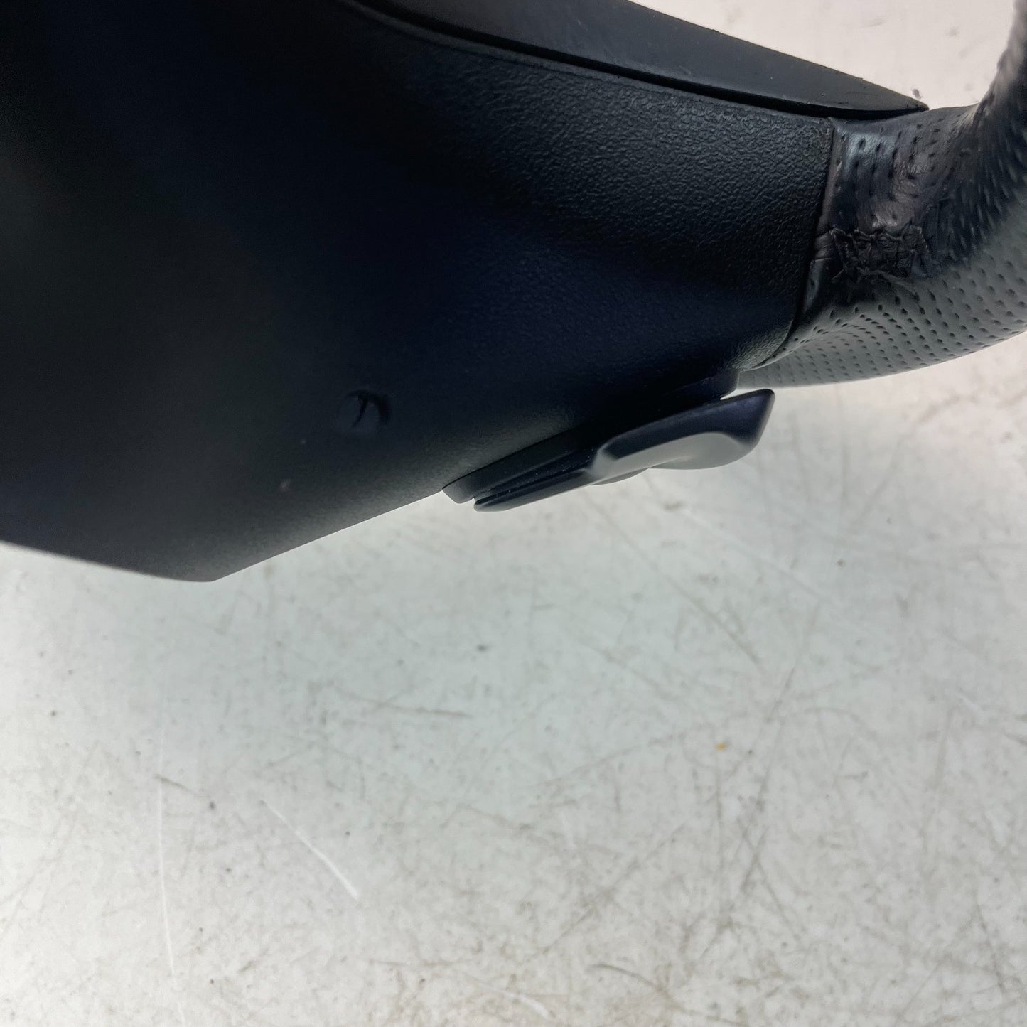 2015-18 MERCEDES W205 C300 STEERING WHEEL W/ PADDLE SHIFTER LEATHER A0004601803