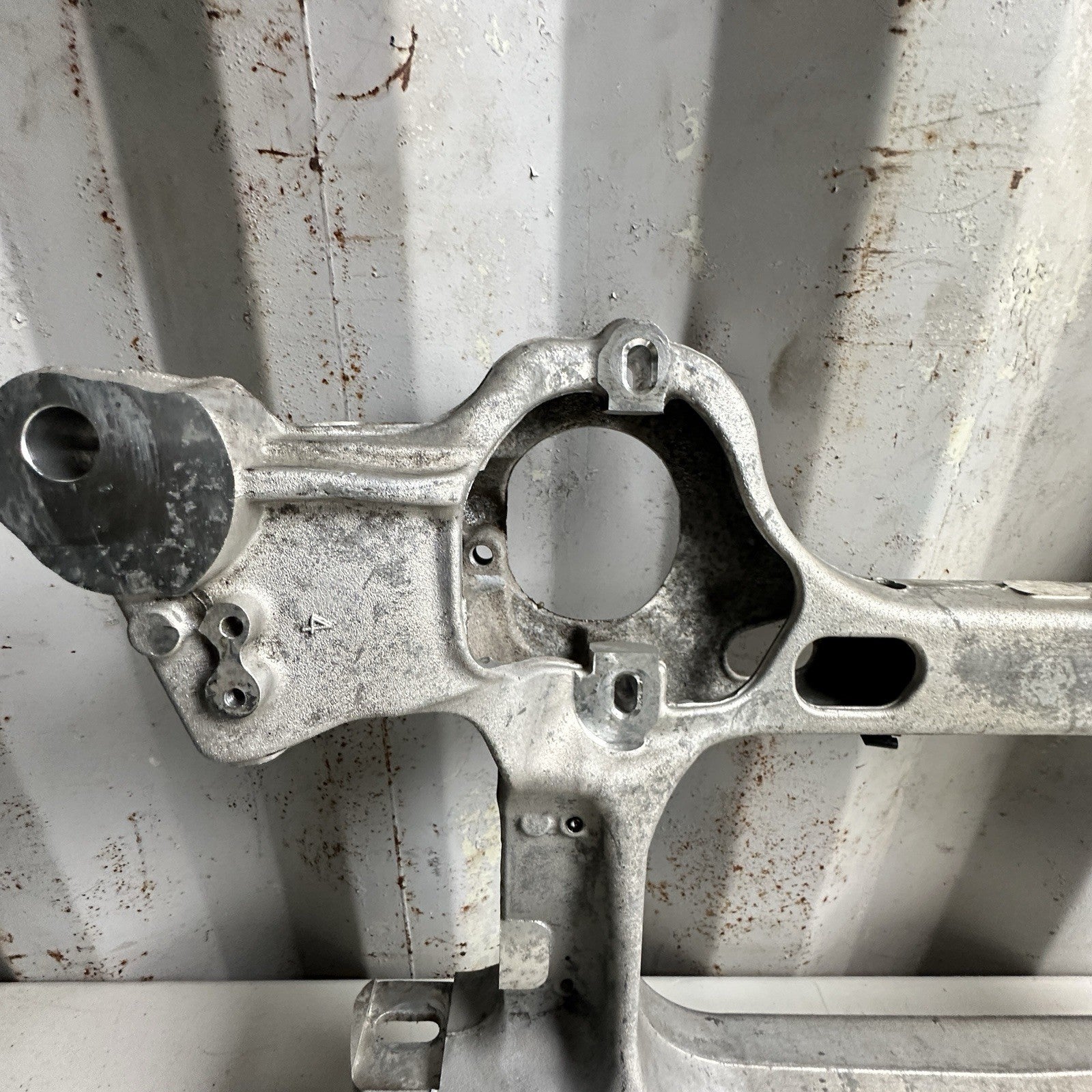 14-19 CHEVROLET CORVETTE C7 REAR SUBFRAME SUSPENSION CRADLE 23217711 OEM