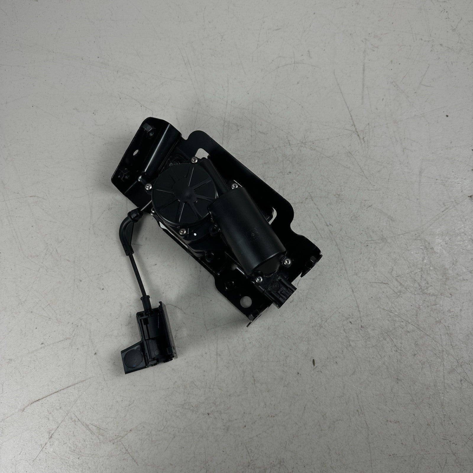 2014-2019 CHEVROLET CORVETTE C7 REAR TAILGATE TRUNK LID LOCK LATCH ACTUATOR OEM