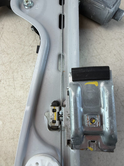 2016-2024 CHEVROLET CAMARO RIGHT PASSENGER SIDE DOOR WINDOW REGULATOR 84334537