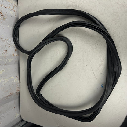 2014-2019 CHEVROLET CORVETTE REAR TAILGATE TRUNK WEATHERSTRIP RUBBER SEAL OEM