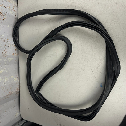2014-2019 CHEVROLET CORVETTE REAR TAILGATE TRUNK WEATHERSTRIP RUBBER SEAL OEM