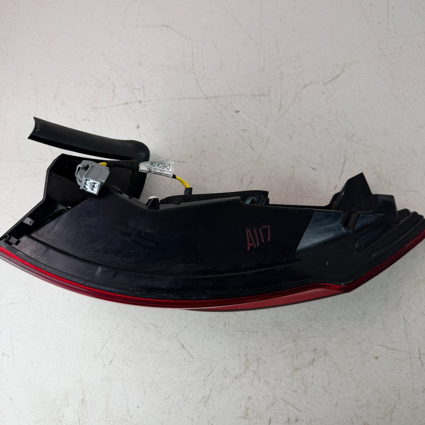 2017-2024 MASERATI LEVANTE REAR LEFT DRIVER SIDE OUTER TAIL LIGHT LAMP 20670121