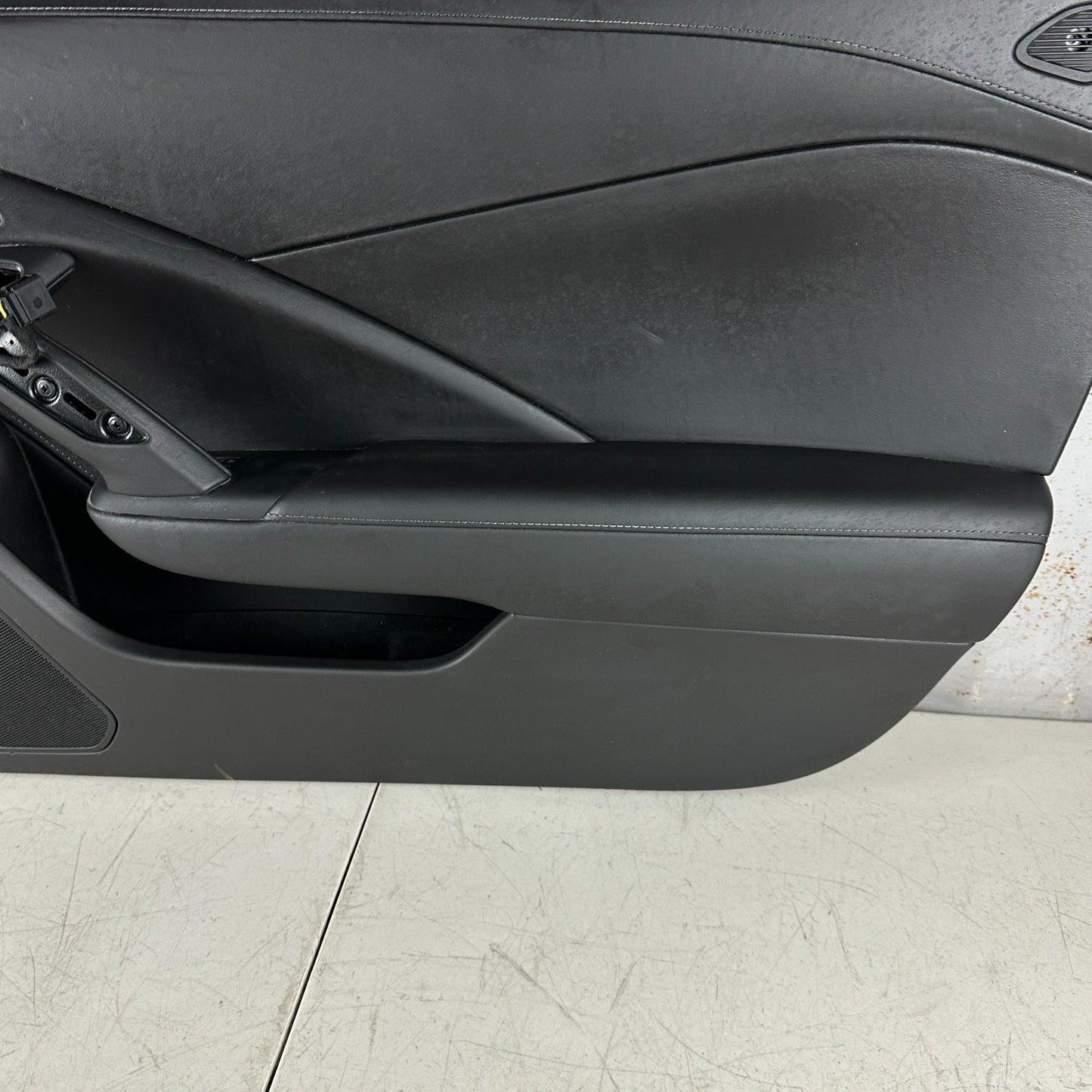 2014-2019 CHEVROLET CORVETTE C7 FRONT RIGHT SIDE INTERIOR DOOR PANEL BLACK OEM