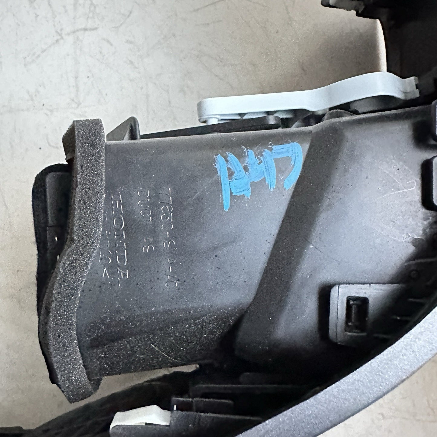 2007-2011 HONDA CR-V CRV OEM Front Right Passenger Side Dash AC Air Vent Trim