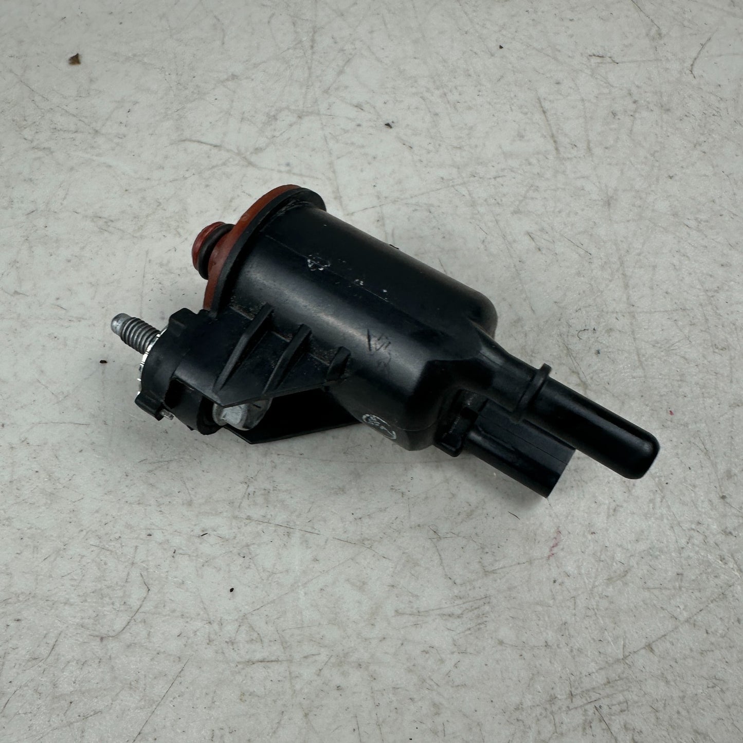2014-2019 CHEVROLET CORVETTE C7 VAPOR CANISTER PURGE VALVE SOLENOID 12630282 OEM