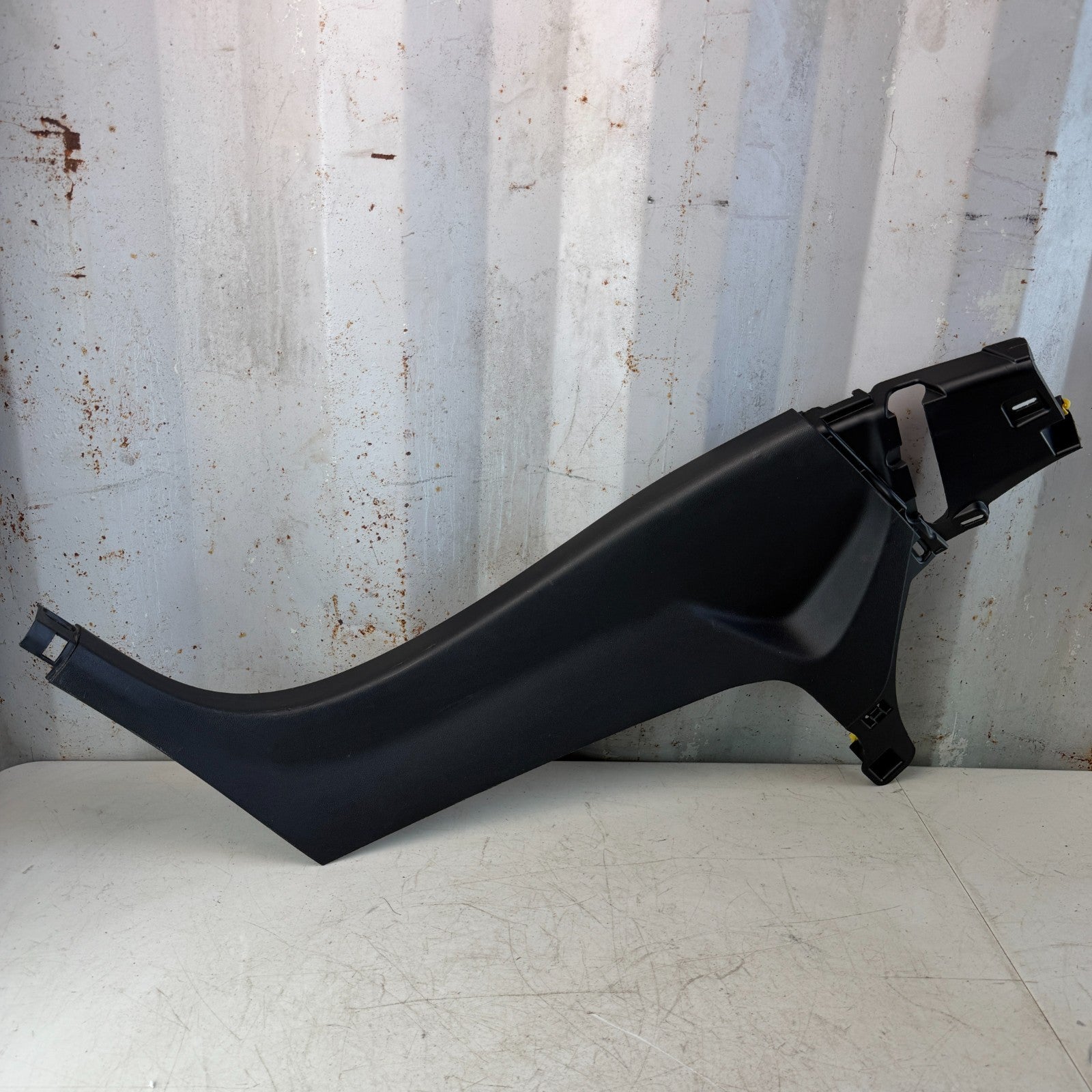 2014-2019 CHEVROLET CORVETTE RIGHT PASSENGER SIDE B PILLAR LOWER TRIM COVER OEM