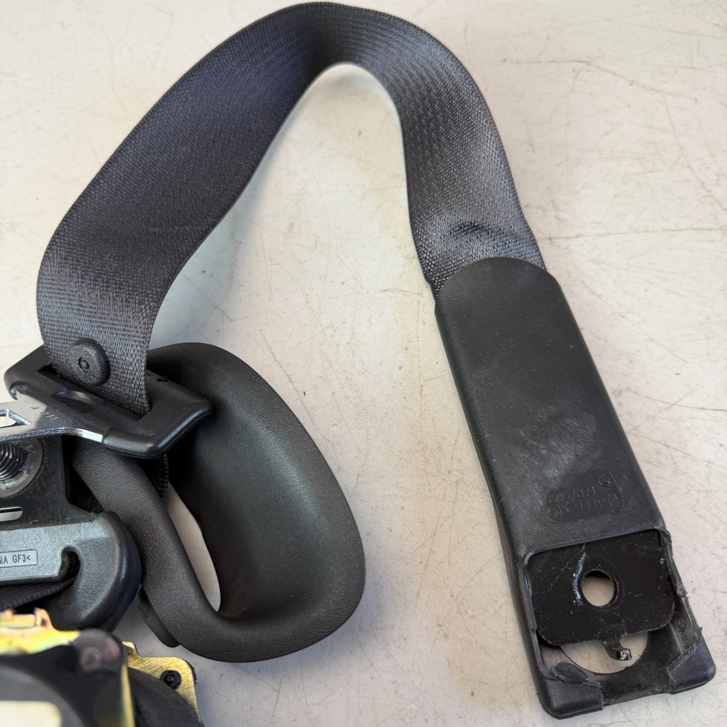 05-13 CHEVROLET CORVETTE C6 FRONT LEFT SEATBELT SEAT BELT RETRACTOR BLACK OEM