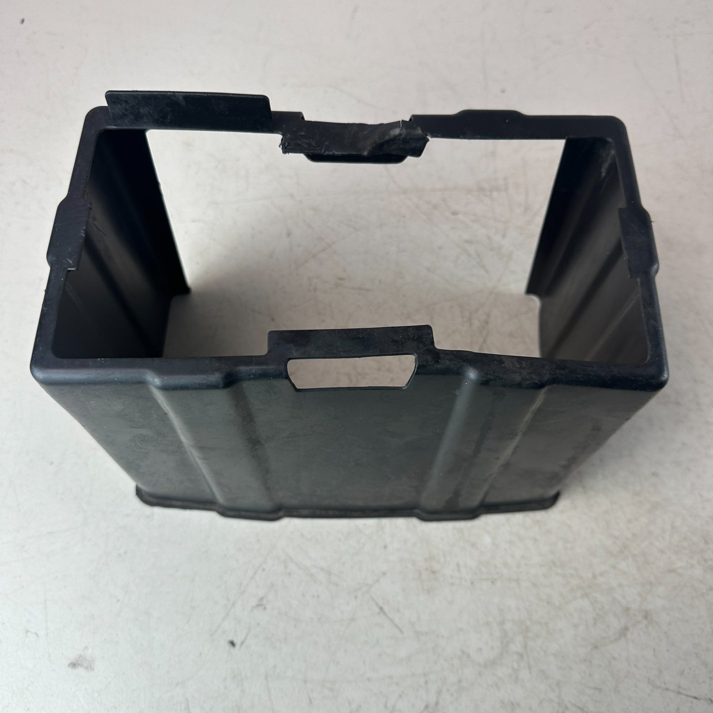 2017 - 2022 HONDA CR-V FRONT LOWER BATTERY HOLDER TRAY COVER BOX 31531-SNA OEM
