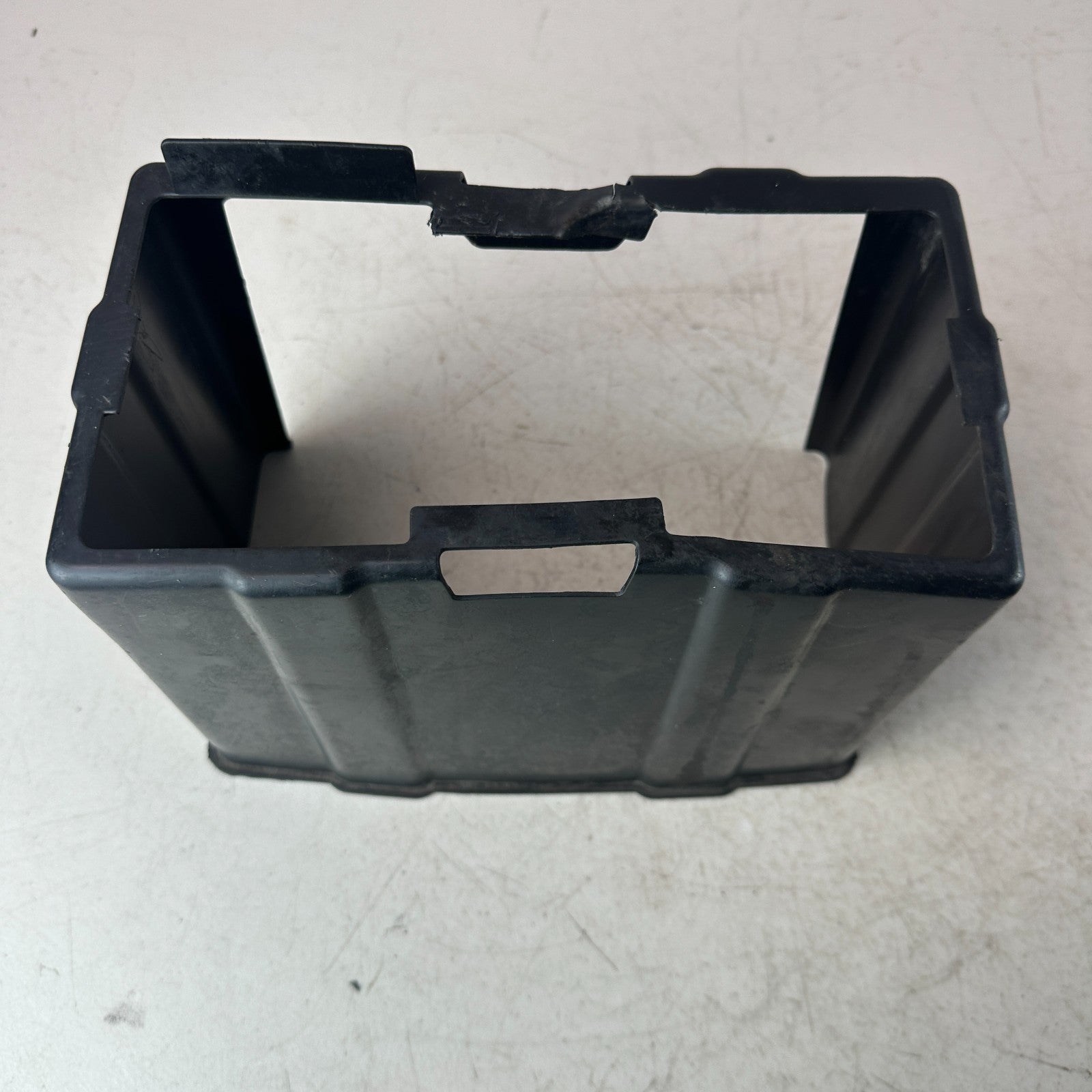 2017 - 2022 HONDA CR-V FRONT LOWER BATTERY HOLDER TRAY COVER BOX 31531-SNA OEM