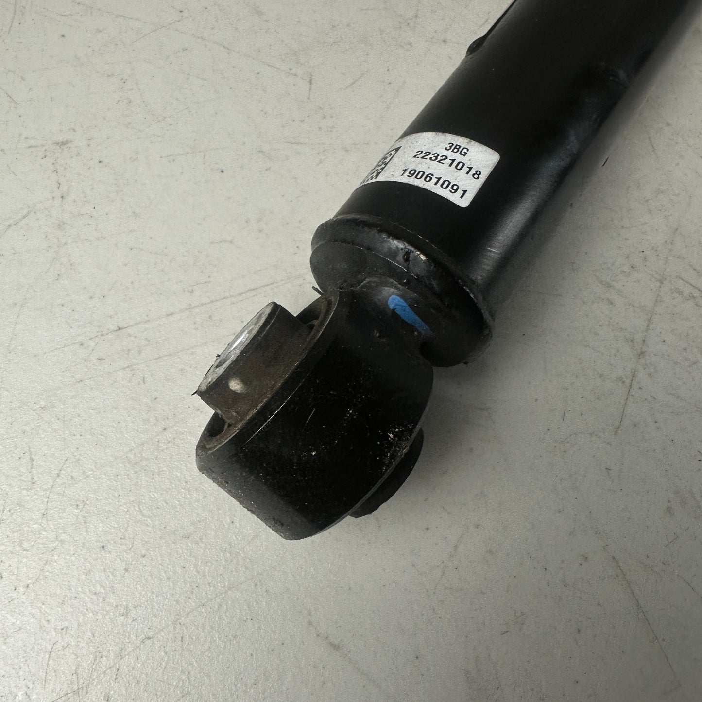 2017-2023 CHEVROLET CAMARO REAR RIGHT SIDE SUSPENSION SHOCK STRUT ABSORBER OEM