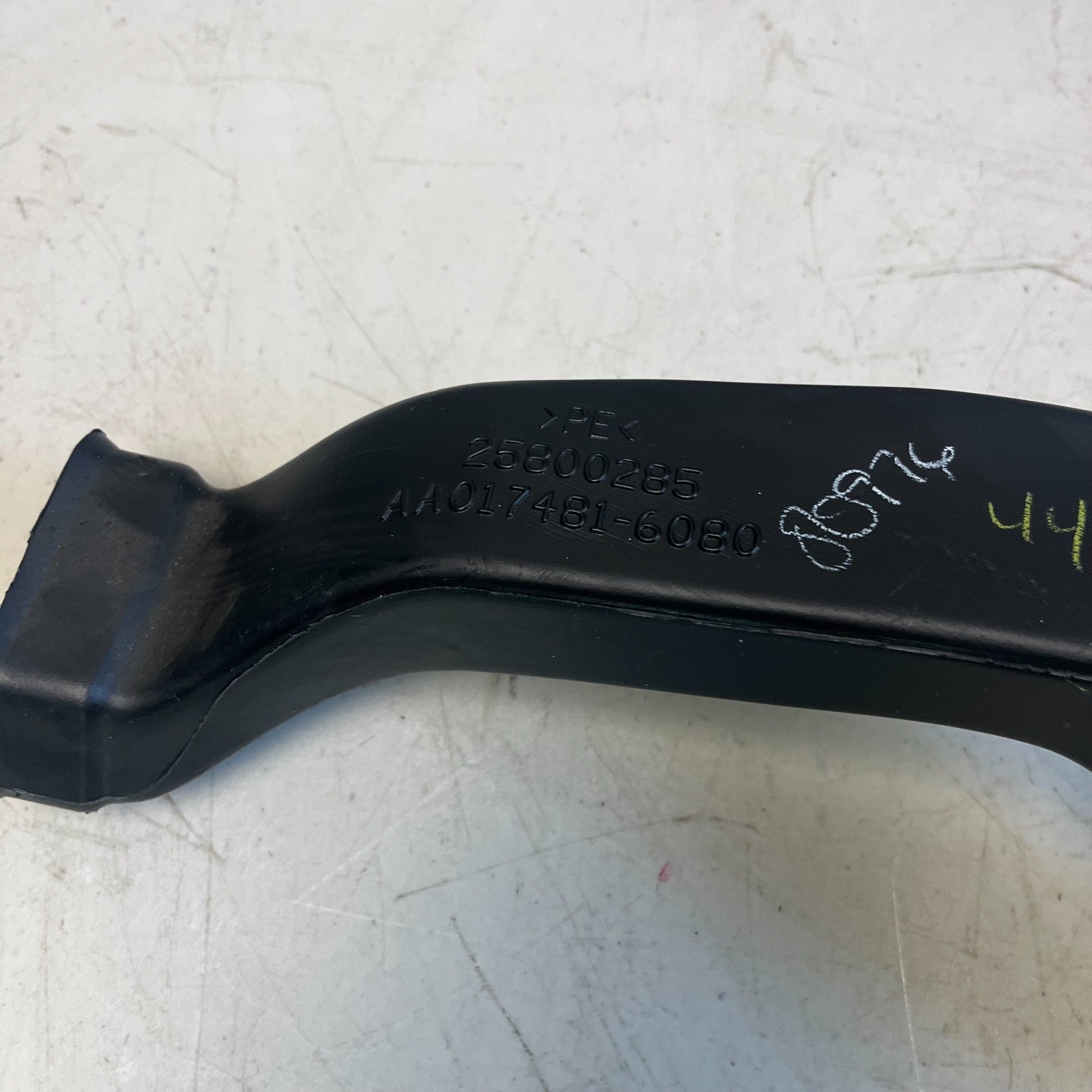 2008 2015 CADILLAC CTS-V FRONT LEFT DRIVER SIDE WINDOW DEFOGGER OUTLET DUCT TUBE