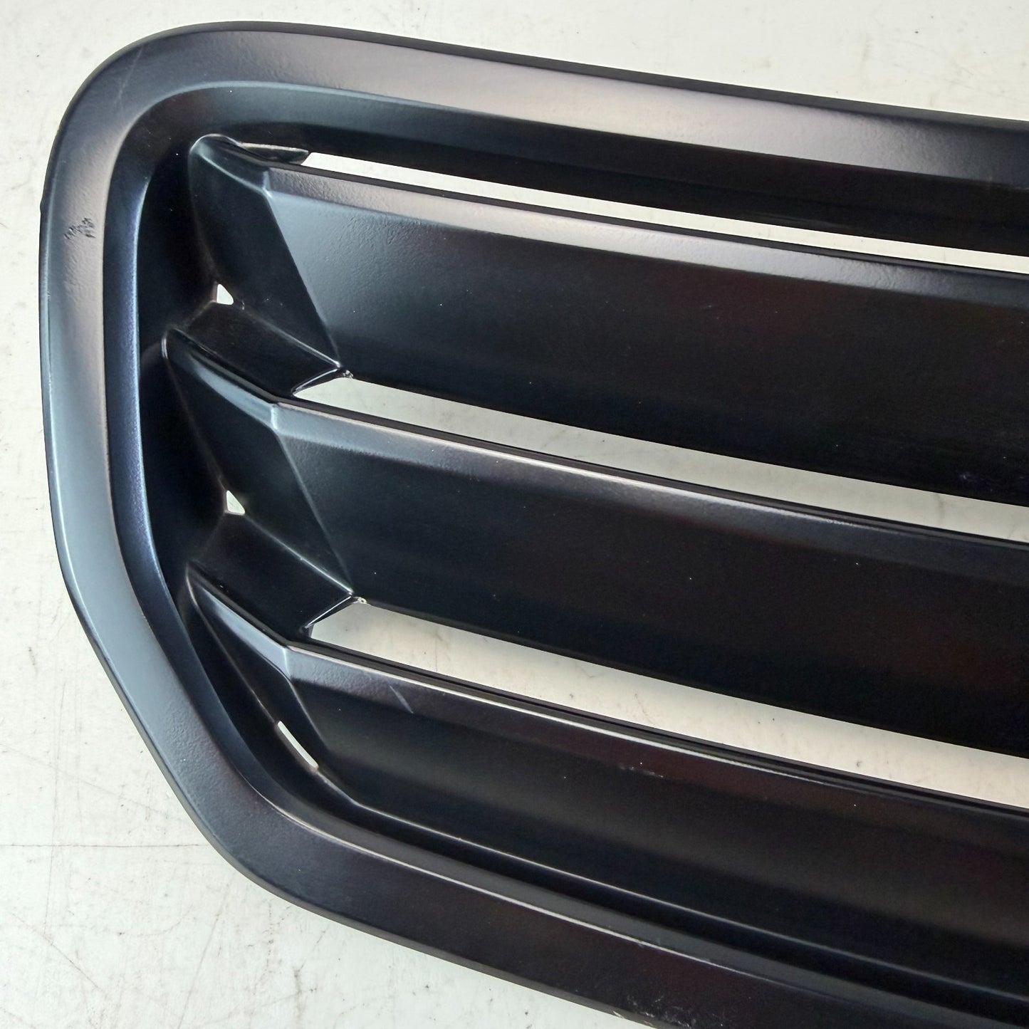 2019-2024 CHEVROLET CAMARO FRONT HOOD BONNET VENT AIR SCOOP 84763126 OEM