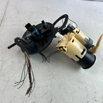 15-19 MERCEDES-BENZ W205 C300 FUEL TANK PUMP SENDING LEVEL UNIT A2054701594 OEM