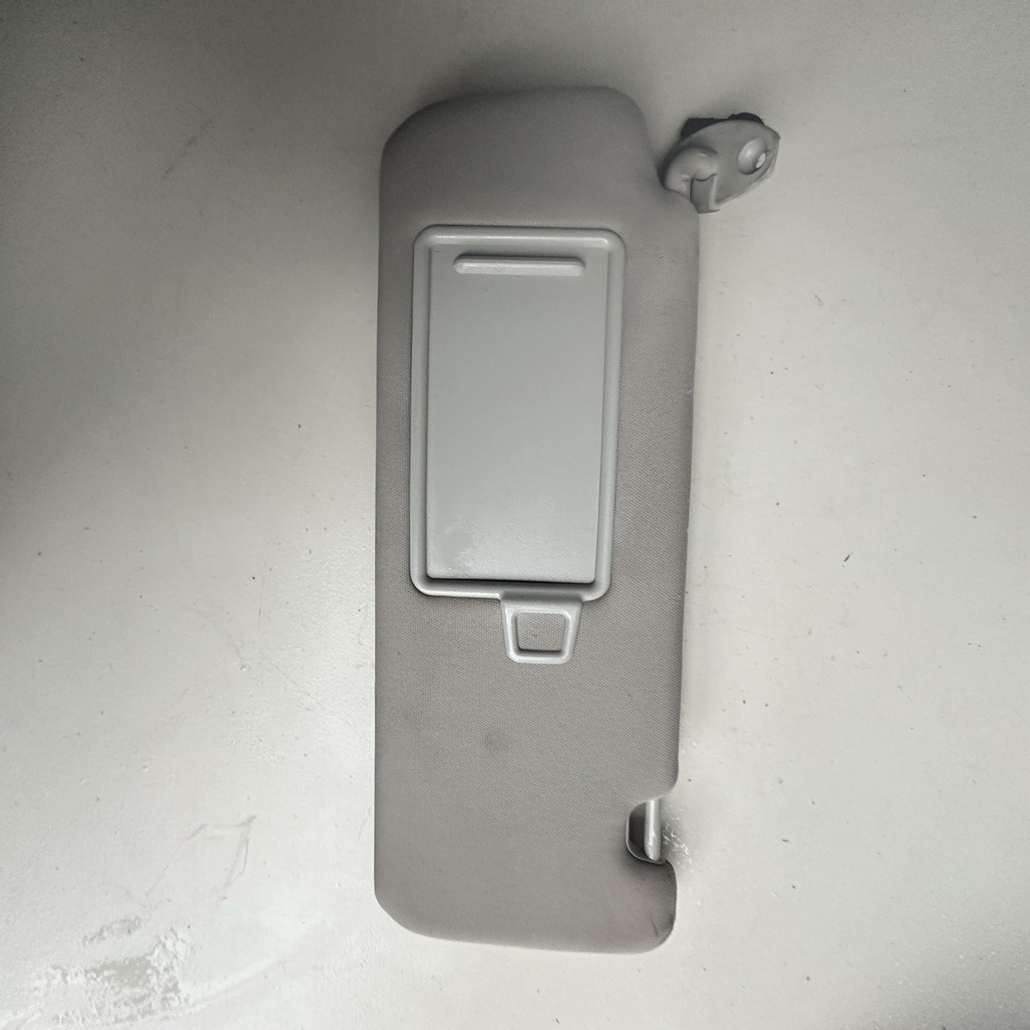 2016 2017 2018 KIA SORENTO DRIVER SIDE LEFT Sun Visor OEM 1 Peice 85220C6010