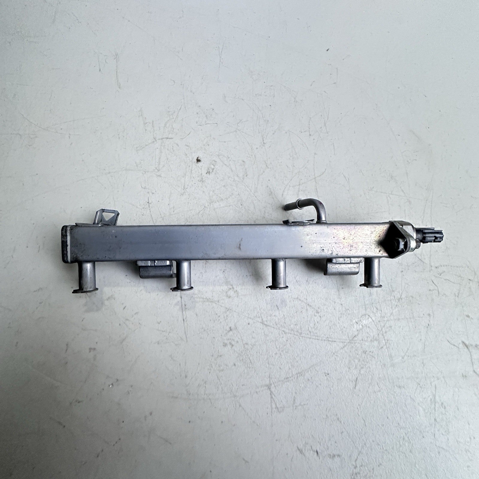 2019-2024 TOYOTA COROLLA 2.0L L4 ENGINE FUEL INJECTOR RAIL OEM