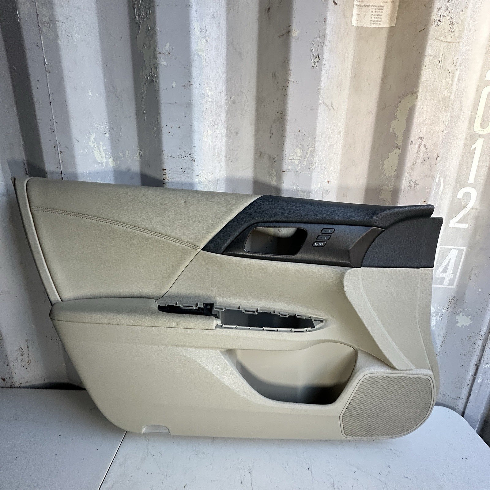 2013-17 HONDA ACCORD EXL Sedan DRIVER/LEFT FRONT DOOR PANEL Tan Leather OEM