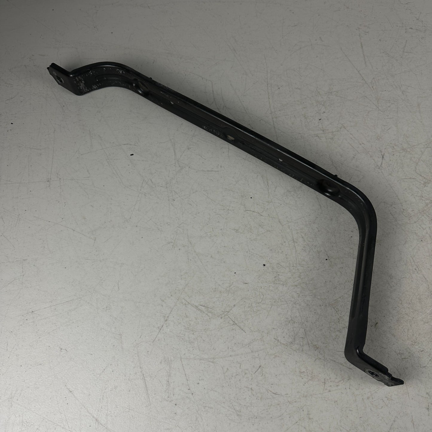 2016-2023 CHEVROLET CAMARO RWD REAR FUEL GAS TANK SUPPORT BRACKET STRAP OEM