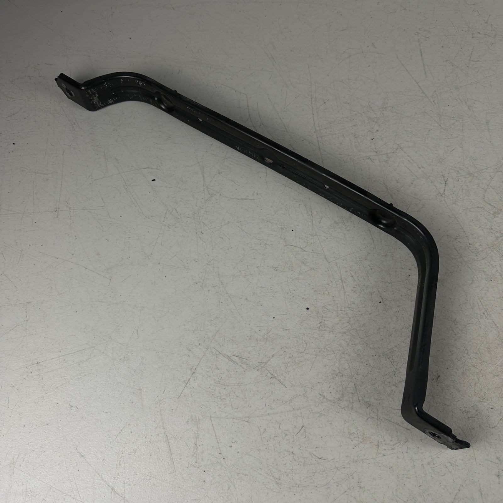 2016-2023 CHEVROLET CAMARO RWD REAR FUEL GAS TANK SUPPORT BRACKET STRAP OEM