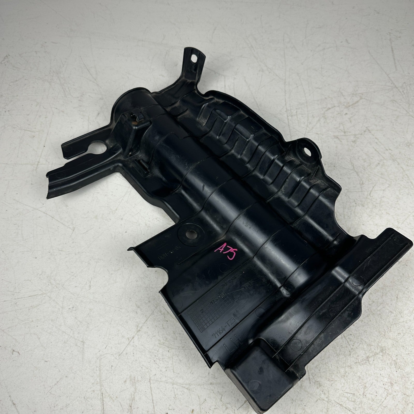 2018 - 2020 ACURA TLX FRONT BUMPER LEFT DRIVER SIDE AIR DUCT GUIDE 71164-TZ3 OEM