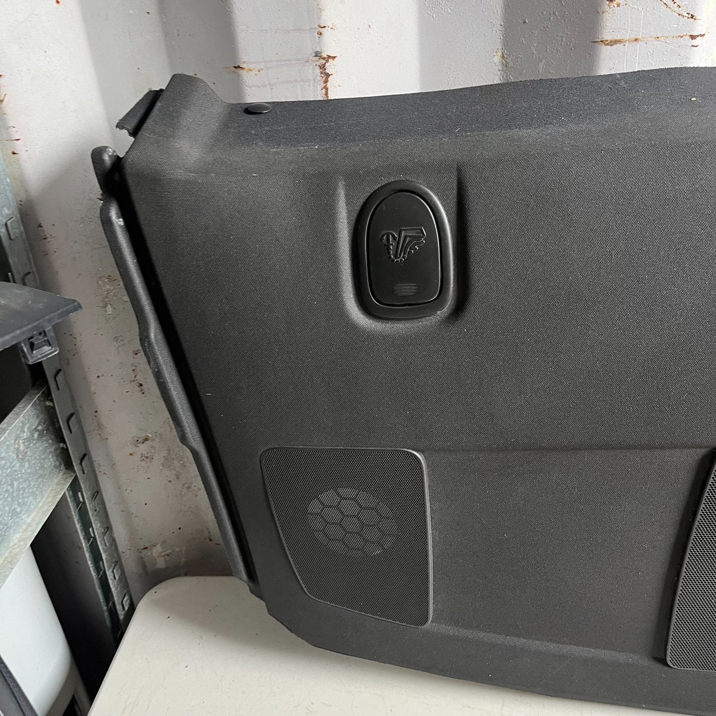 2008-2015 CADILLAC CTS-V REAR WINDOW SOUND SPEAKER TRIM COVER PANEL 15265471 OEM