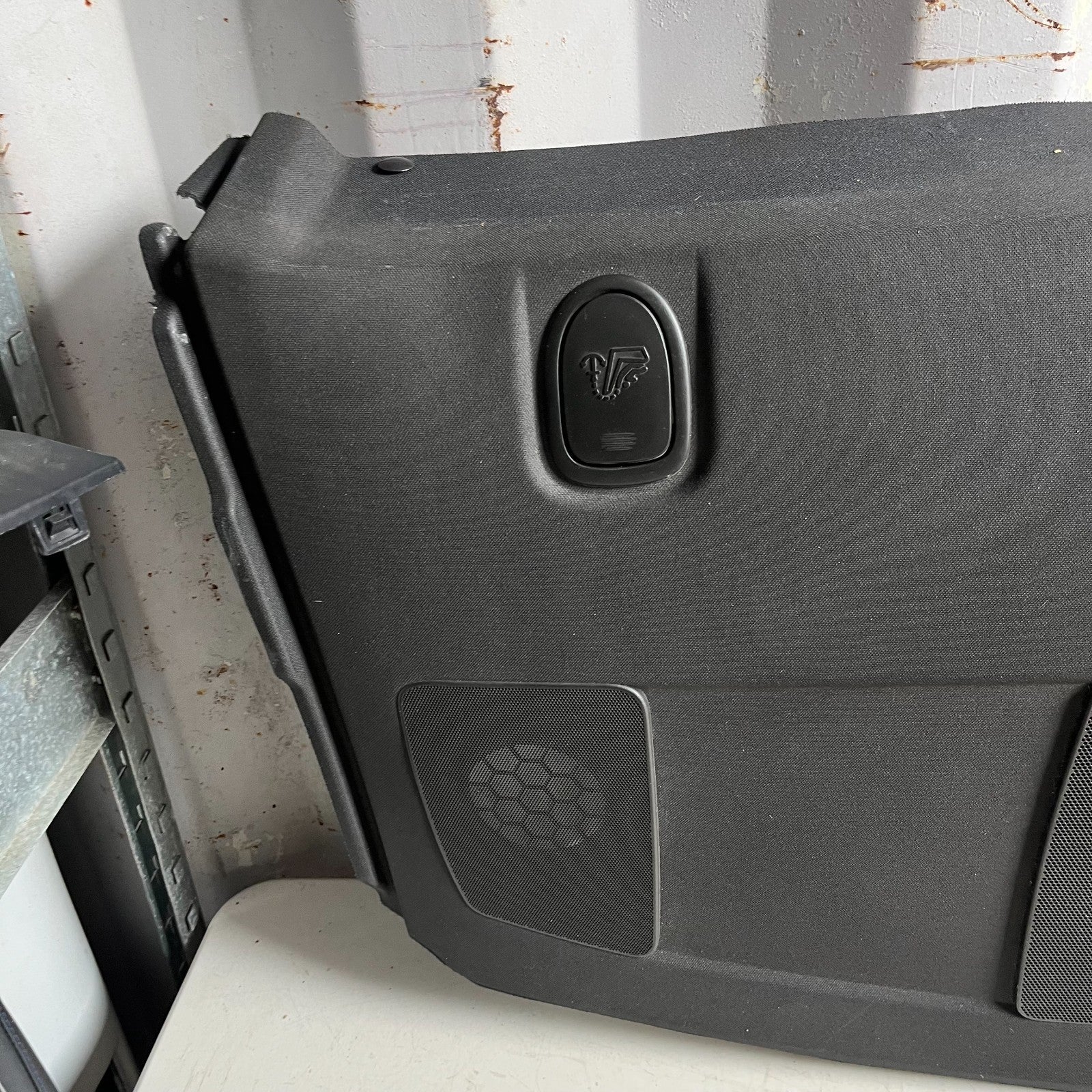 2008-2015 CADILLAC CTS-V REAR WINDOW SOUND SPEAKER TRIM COVER PANEL 15265471 OEM
