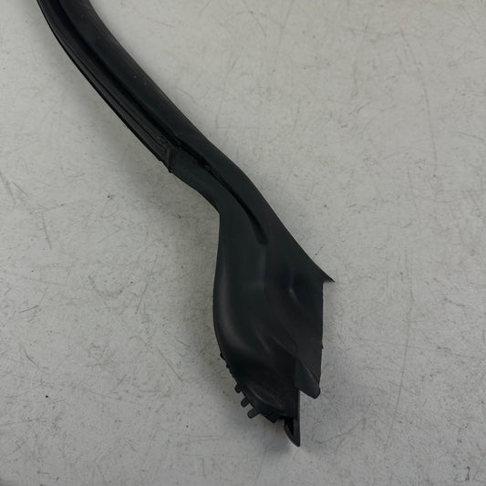2014-2019 CHEVROLET CORVETTE C7 FRONT WINDSHIELD WEATHER STRIP RUBBER BLACK OEM