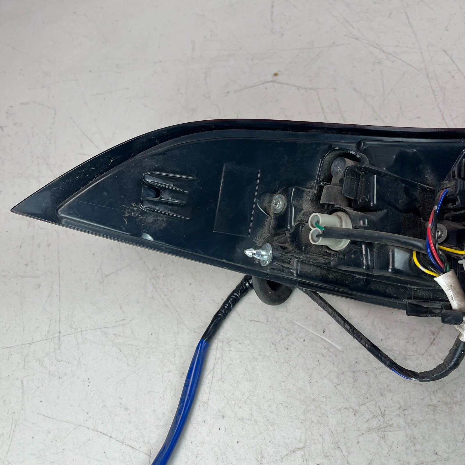 2020-22 TOYOTA COROLLA REAR RIGHT PASSENGER OUTER TAIL LIGHT TAILLIGHT LAMP OEM