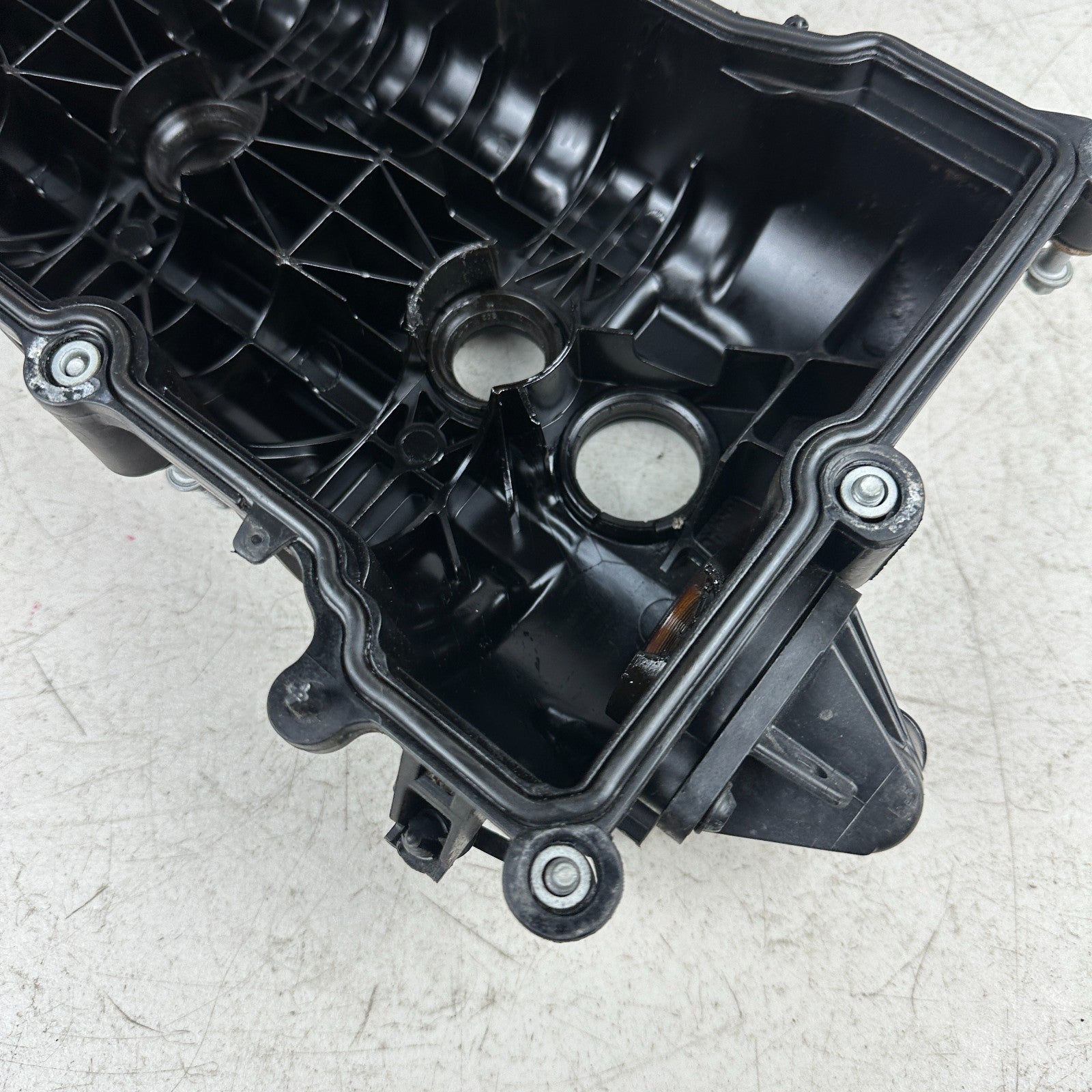 2012-2023 DODGE CHARGER 3.6L V6 RIGHT SIDE ENGINE CYLINDER HEAD VALVE COVER OEM