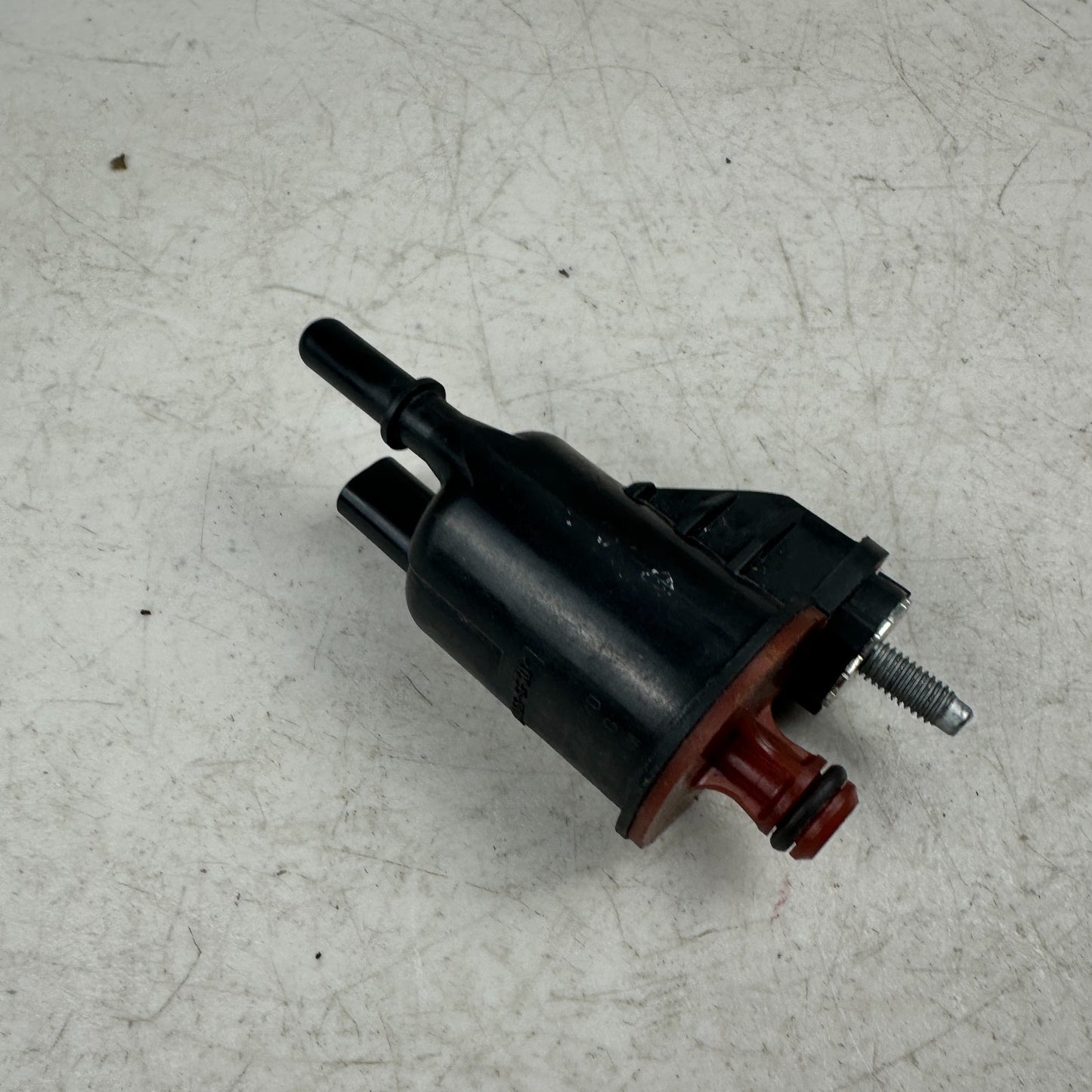 2014-2019 CHEVROLET CORVETTE C7 VAPOR CANISTER PURGE VALVE SOLENOID 12630282 OEM