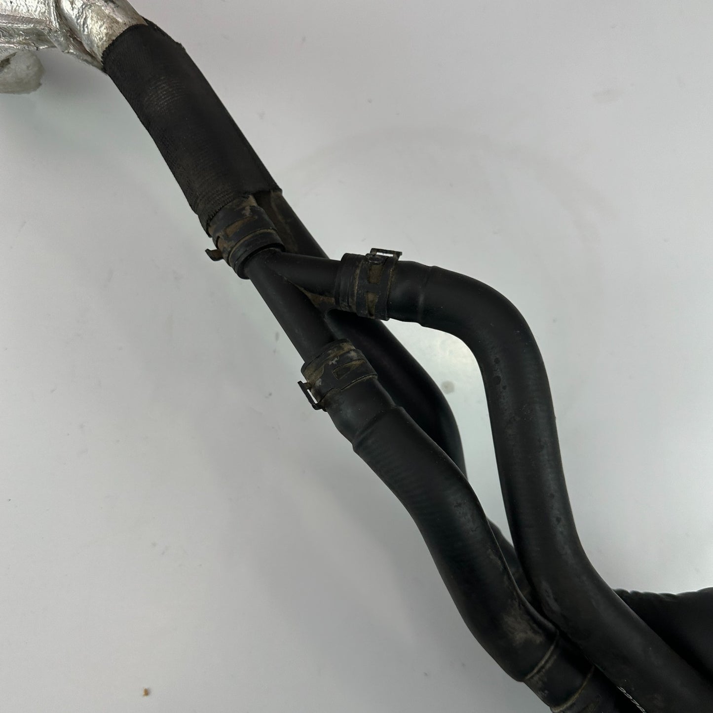 2014-2019 CHEVROLET CORVETTE C7 RADIATOR COOLANT RESERVOIR HOSE PIPES 22768503