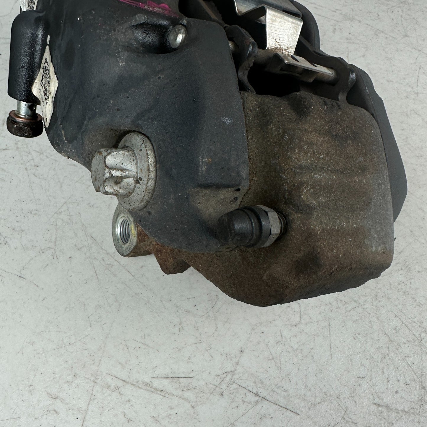 2015-23 DODGE CHALLENGER FRONT LEFT SIDE BREMBO BRAKE CALIPER BLACK 05181955 OEM