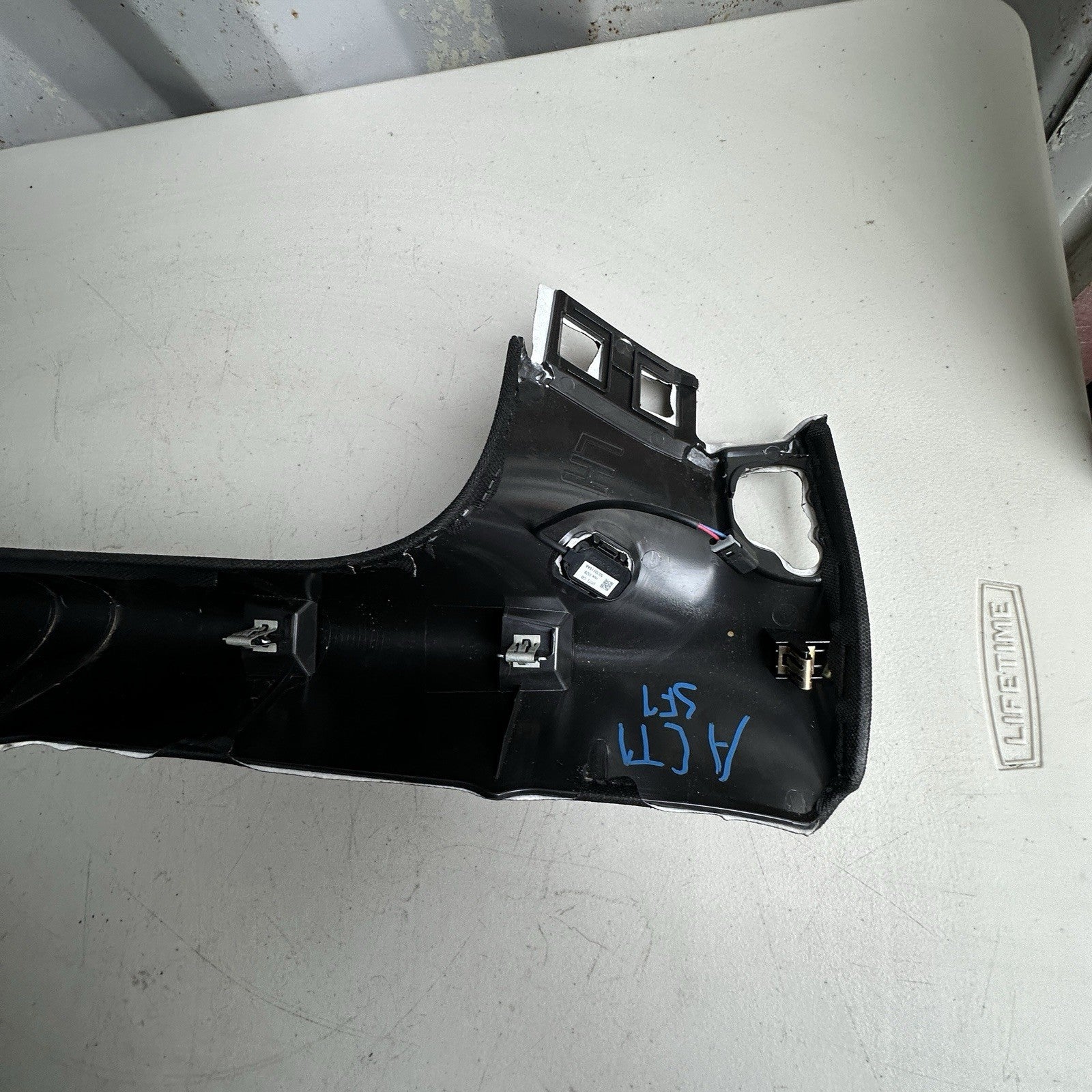 14-19 Chevy Corvette C7 Jet Black LH Windshield Garnish Molding A Pillar