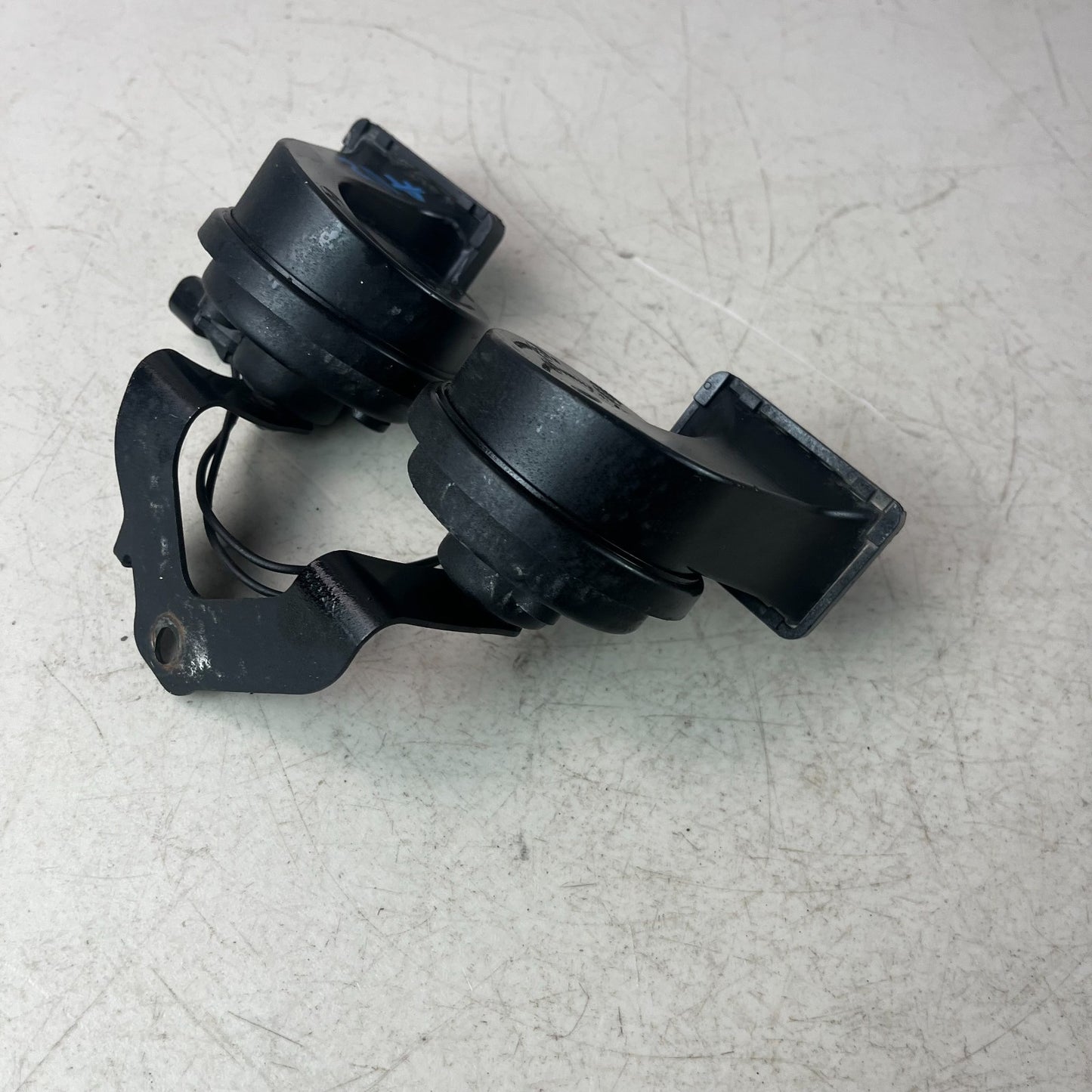 2016-24 CHEVROLET CAMARO LOW & HIGH TONE NOTE PICH HORN ALARM SIREN A045299 OEM