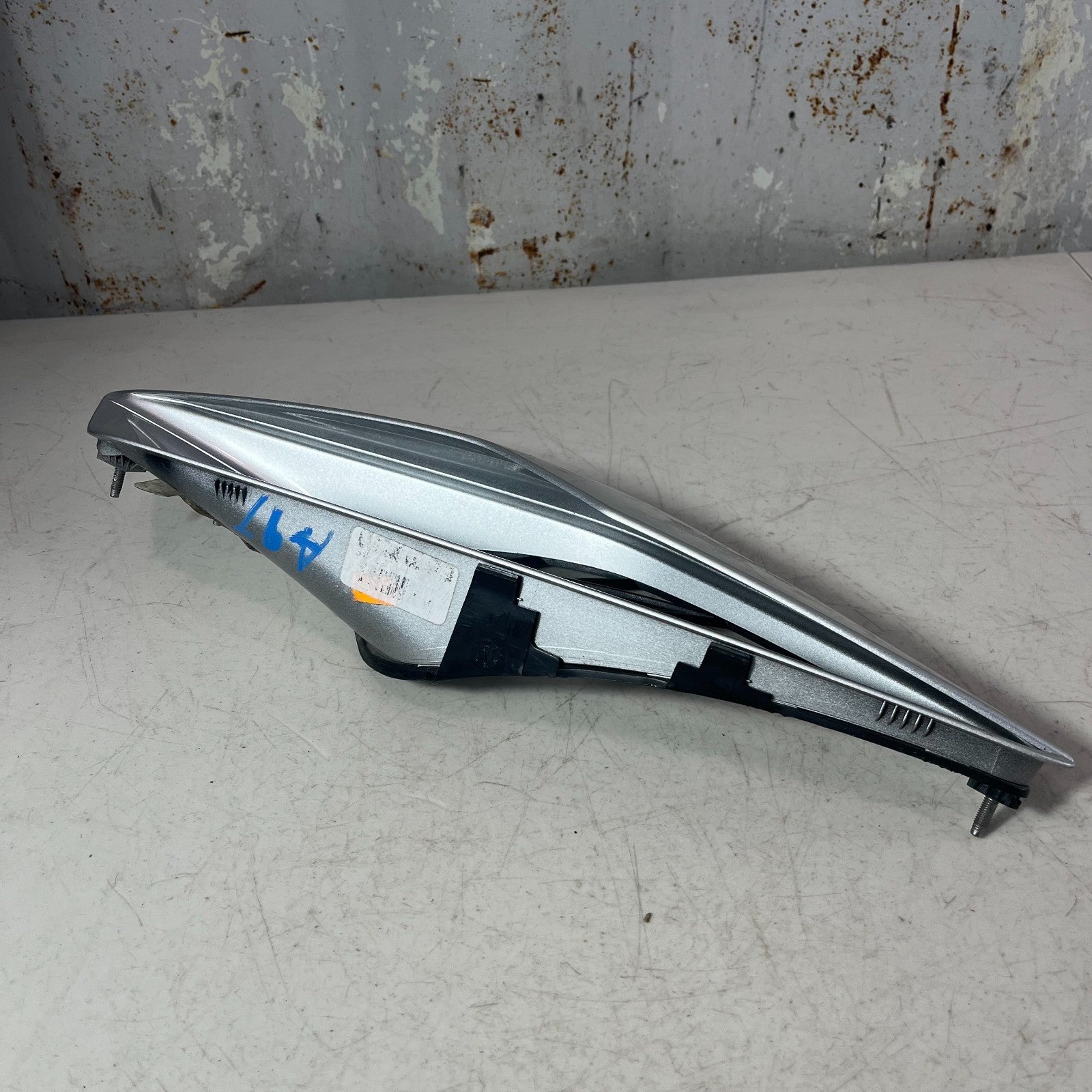 14-19 CHEVROLET CORVETTE C7 LEFT SIDE QAURTER PANEL SCOOP VENT BEZEL 23126296