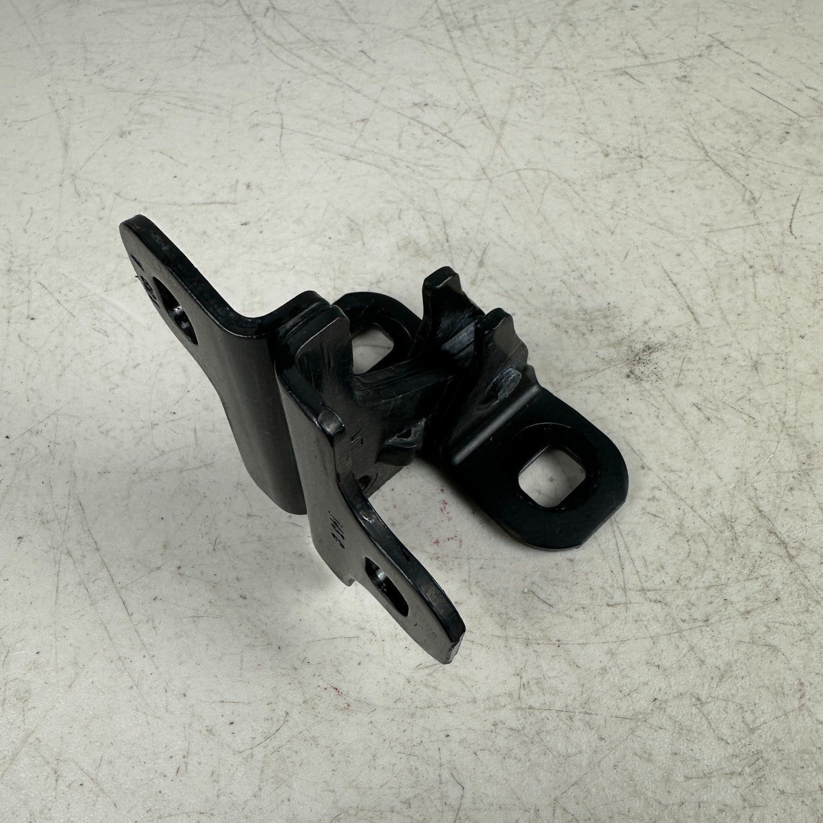 2014-2019 CHEVROLET CORVETTE C7 UPPER LEFT DRIVER SIDE DOOR HINGE BLACK OEM