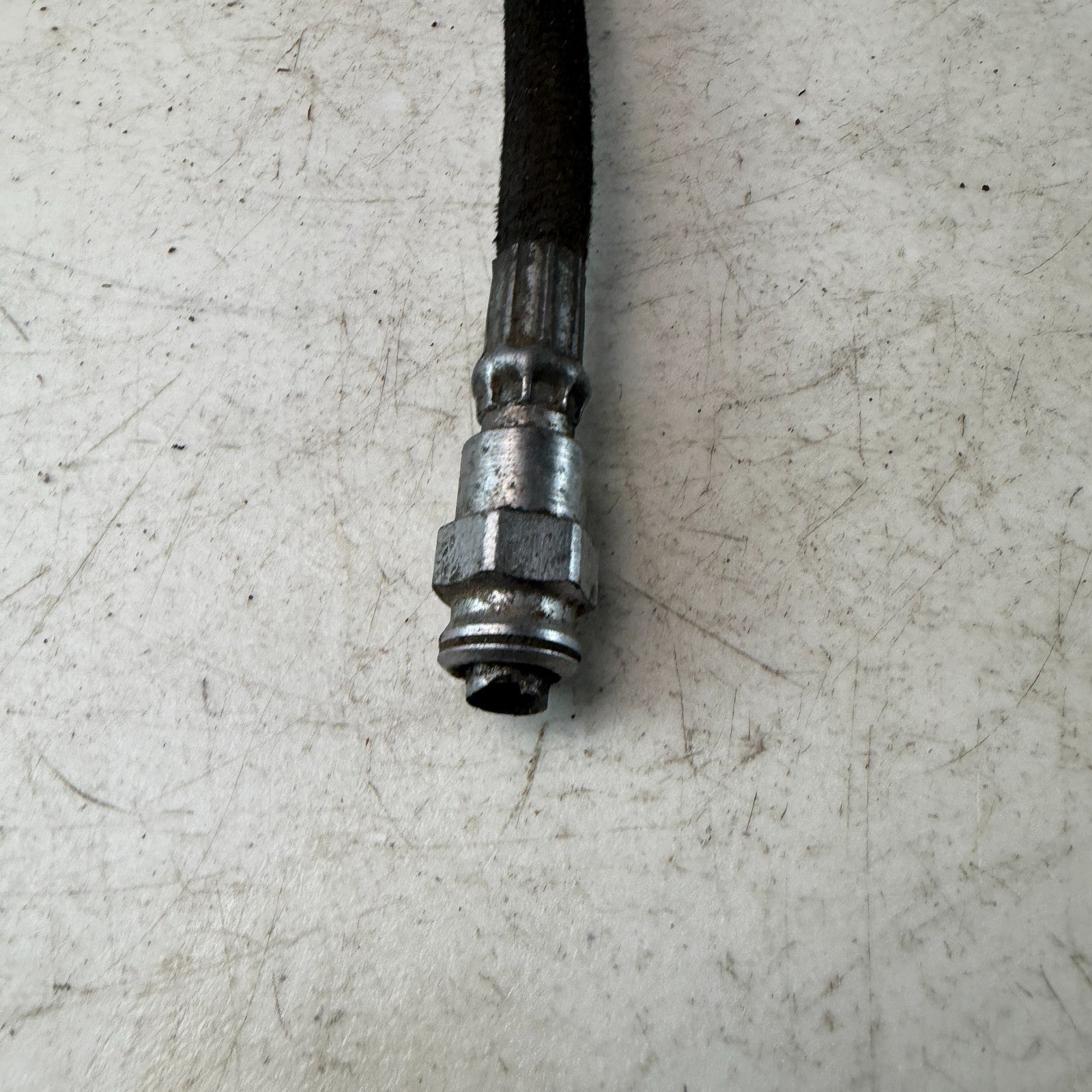 2016-2024 CHEVROLET CAMARO DIFFERENTIAL CARRIER OIL INLET LINE HOSE PIPE OEM